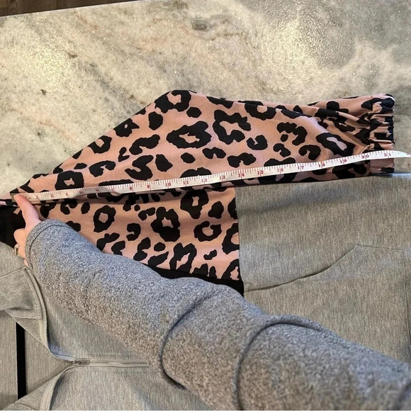 Leopard Gray & Black Quarter Zip Pullover with Pockets Relaxed Fit Size Large - Picture 9 of 11